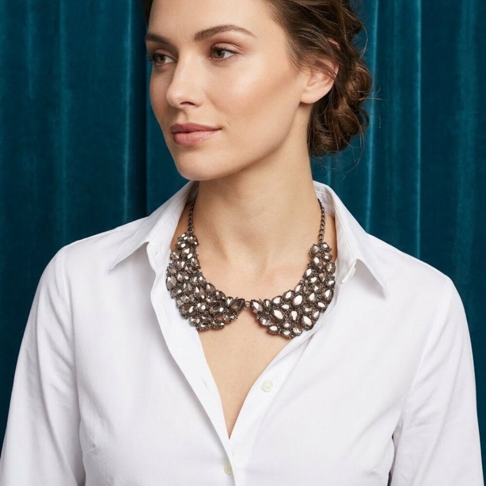 Gemini said Gothic Glamour: The Tasha Statement Bib Necklace - Picture 3 of 8